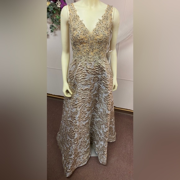 Cecilia Couture Gown - Picture 1 of 5